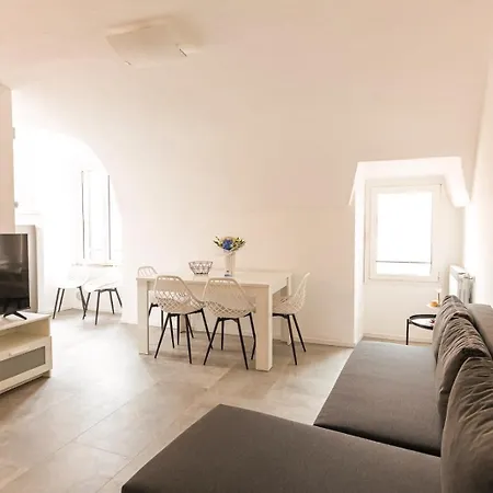 La Casa Di Carlotta * Sanremo